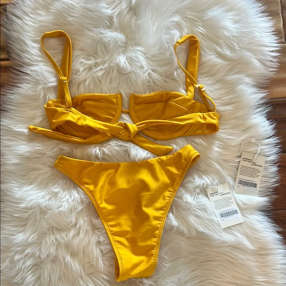 Monday Swimwear Cala Roja Bikini Top & Tamarama Bikini Bottom Set Sz Petite 0-2